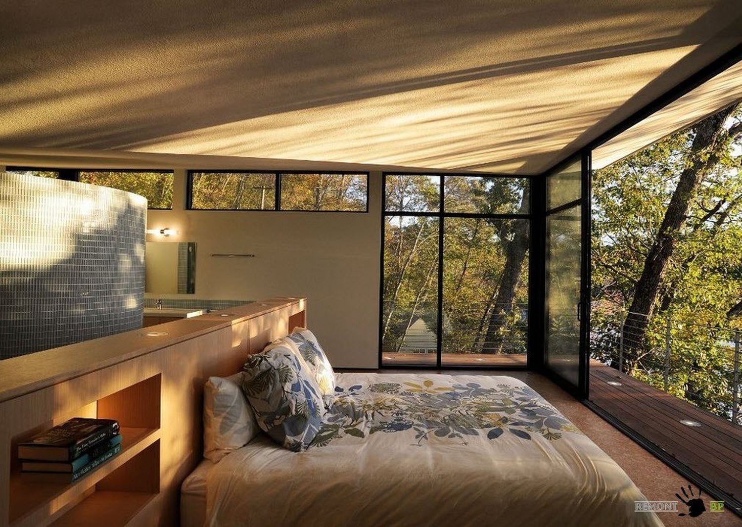 Сон частные дома. Спальня с панорамными окнами. Спальня с витражными окнами. Спальня с панорамными окнами в доме. Дом со стеклянной стеной.